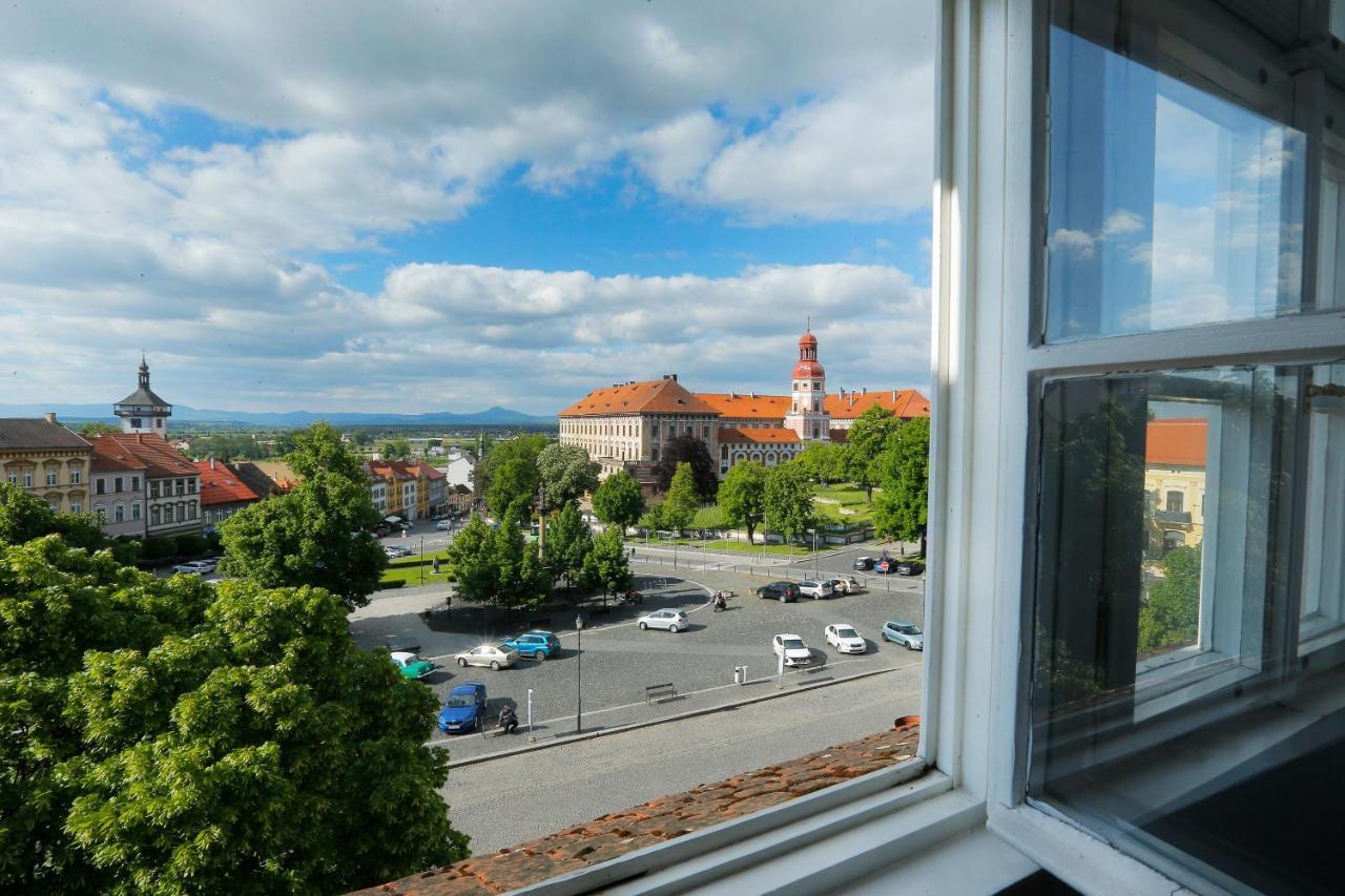 Hotel Magnolia Roudnice nad Labem Exterior foto