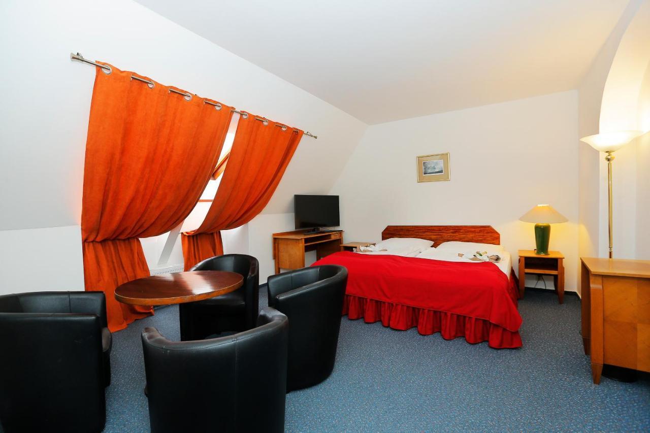 Hotel Magnolia Roudnice nad Labem Exterior foto