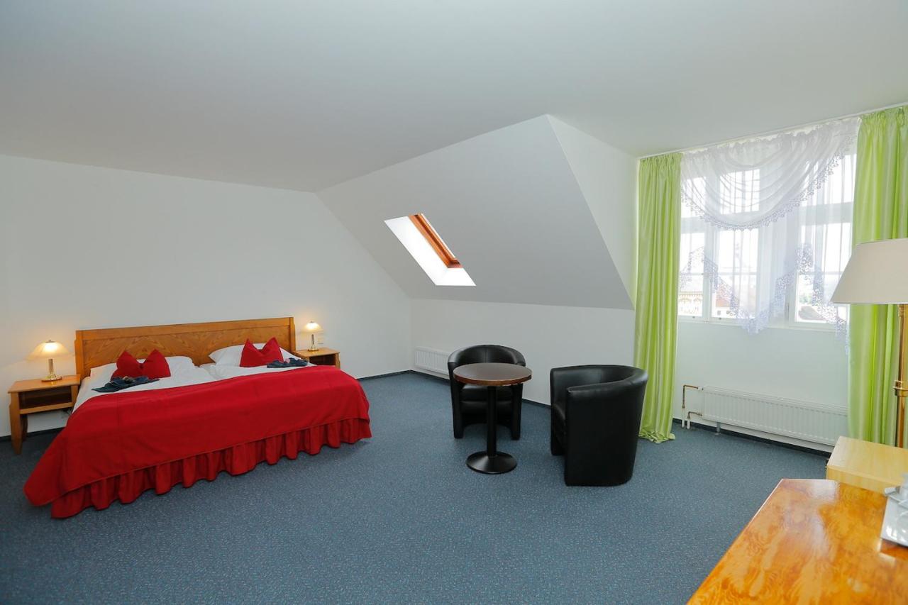 Hotel Magnolia Roudnice nad Labem Exterior foto