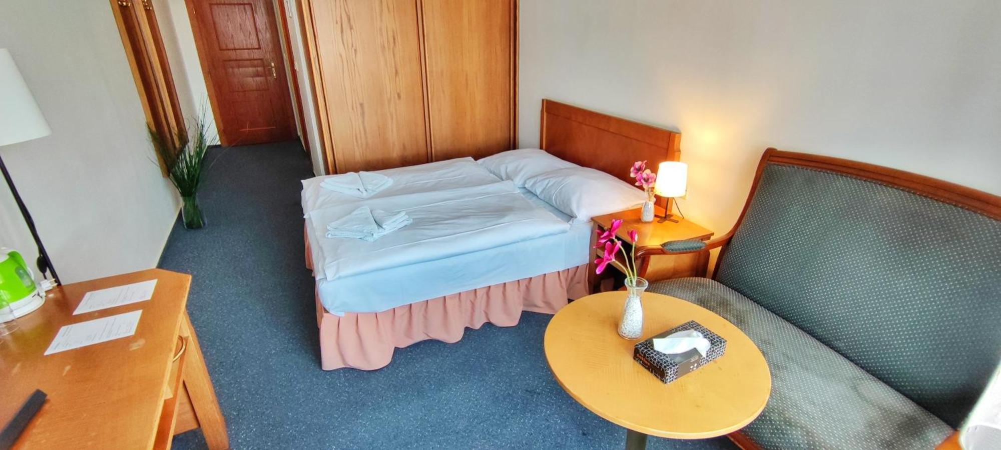 Hotel Magnolia Roudnice nad Labem Exterior foto